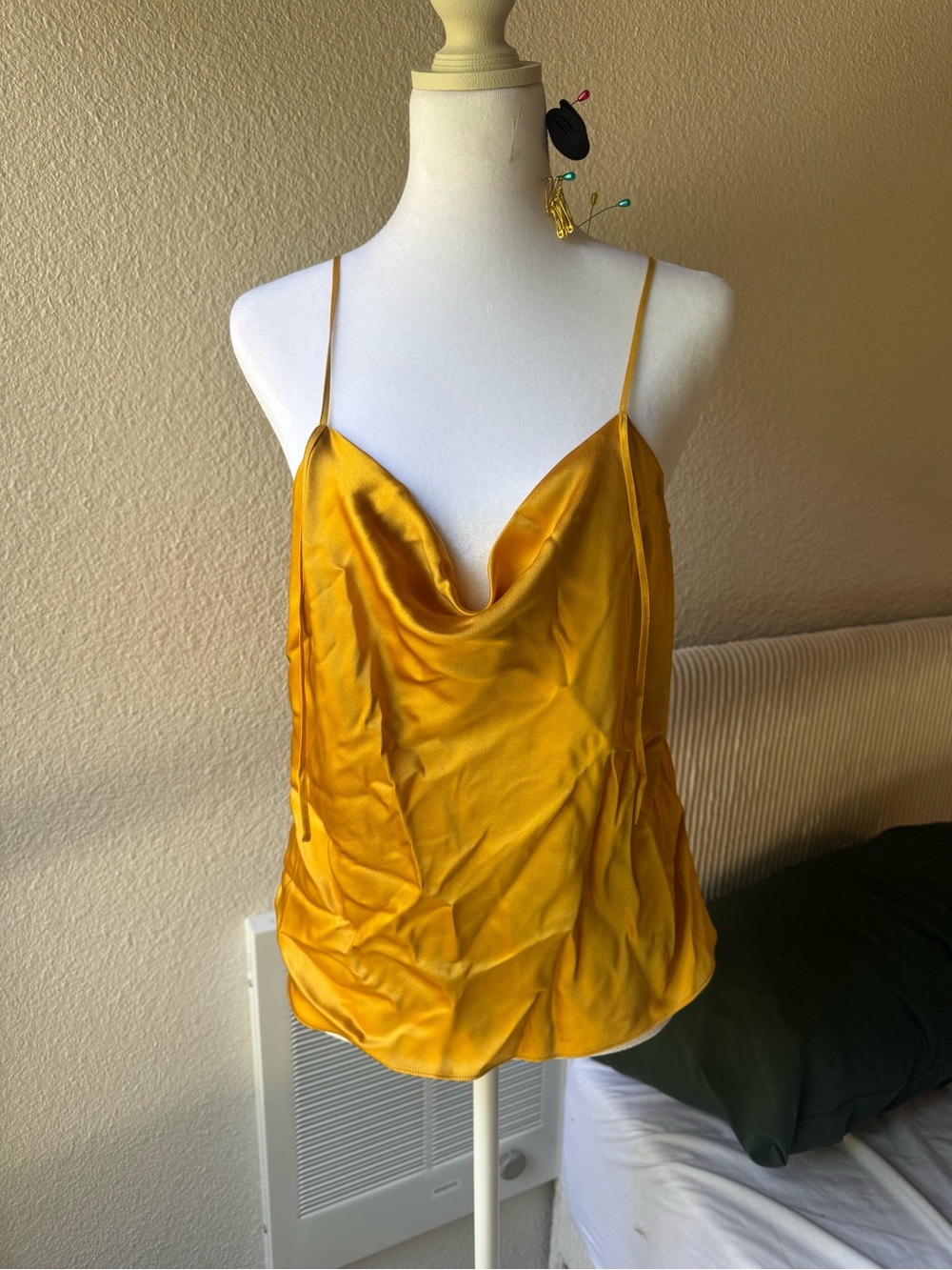 Vince 100% silk top waterfall - Picture 2 of 5